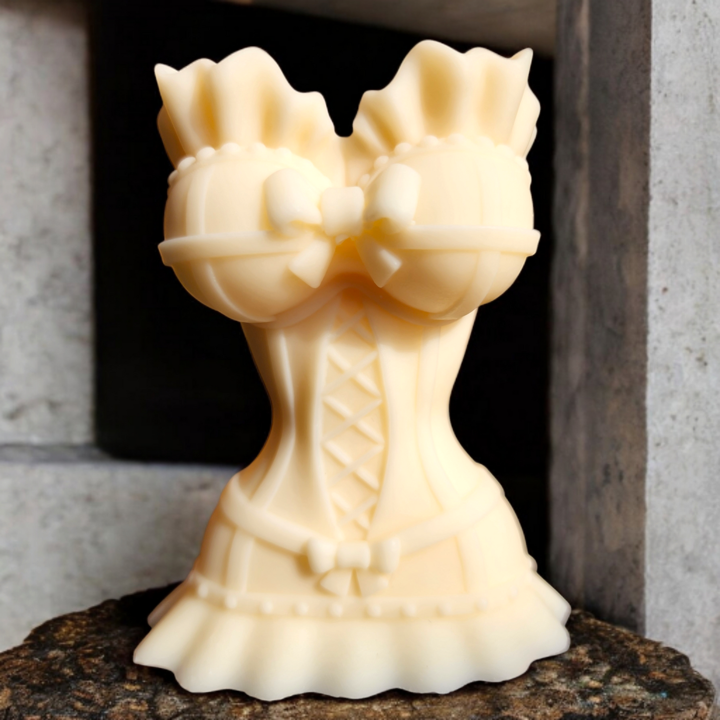 "Curves"- Corset Candle